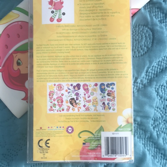 Strawberry Shortcake Peel & Stick Wall Decals - Picture 4 of 4